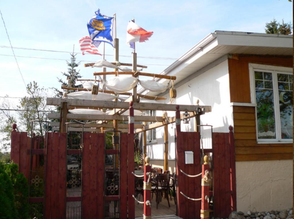 L'Oasis Du Pirate Bed & Breakfast Levis Bagian luar foto
