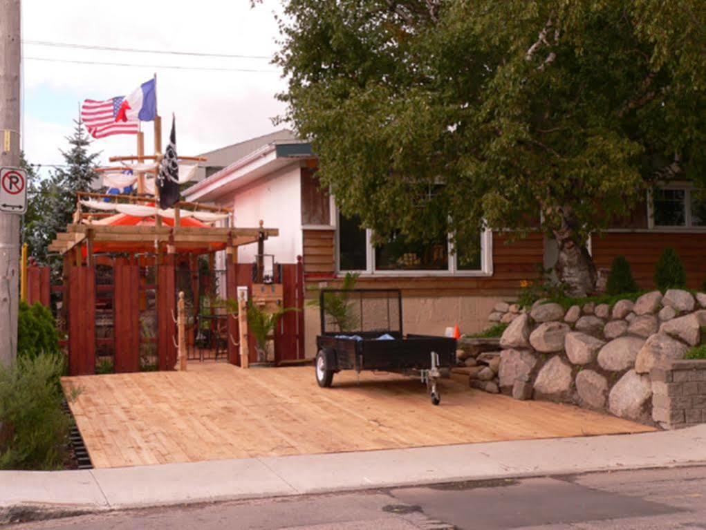 L'Oasis Du Pirate Bed & Breakfast Levis Bagian luar foto